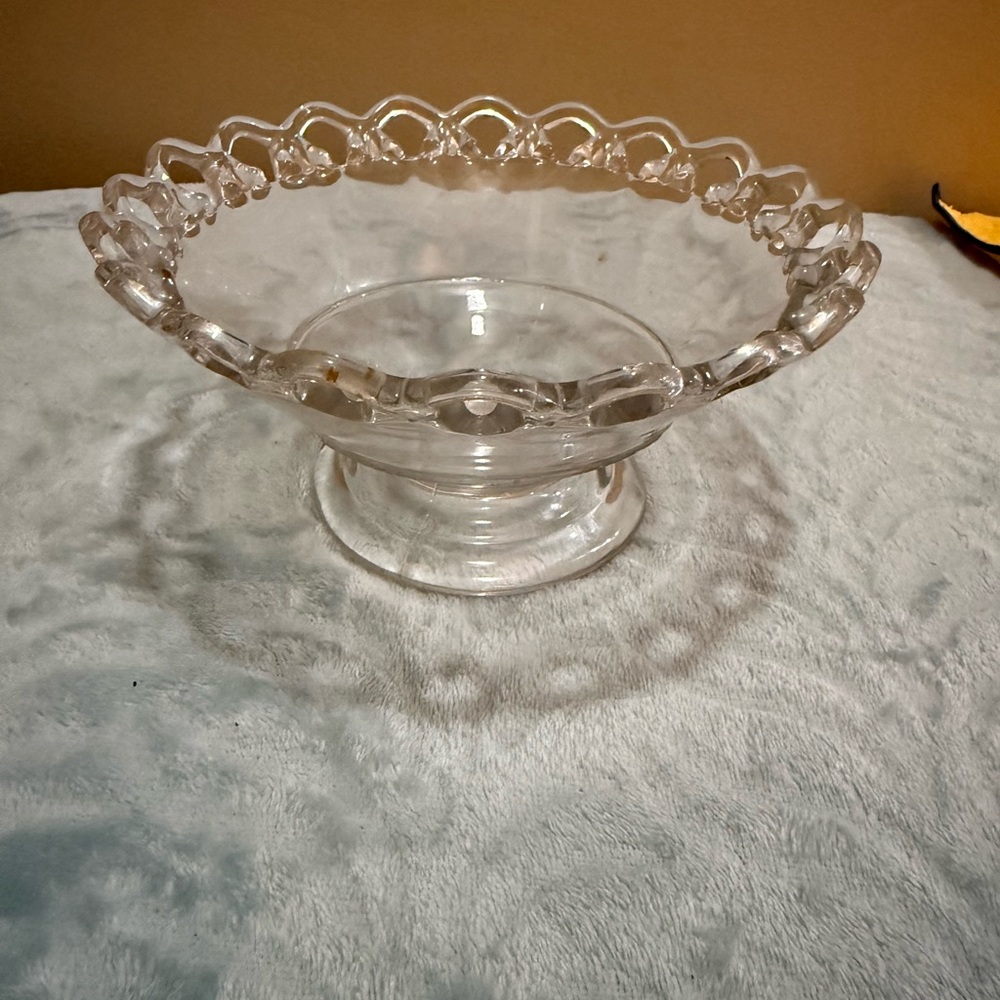 Vintage L.E. Smith Open Lace Edge Pedestal Bowl. Glass Pedestal Bowl